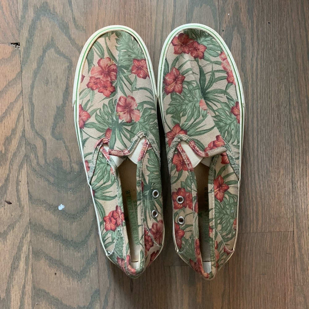 American Eagle Outfitters canvas shoes